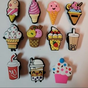 11 pcs . Shoe charms for Crocs.